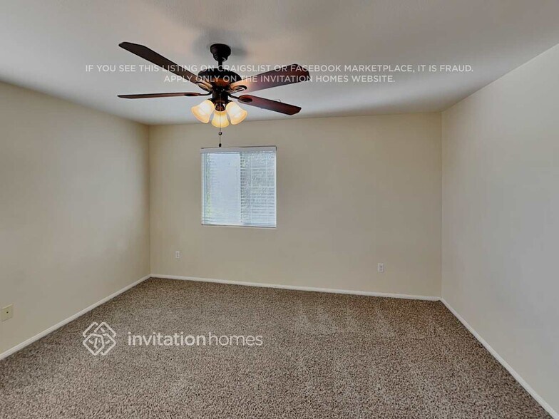 Building Photo - 3328 Famiglia Dr