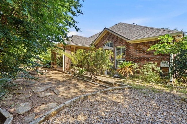 Building Photo - 16305 Almaden Dr