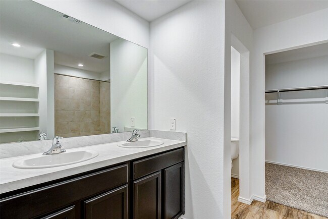 Building Photo - 15056 Ashton Mdws Dr