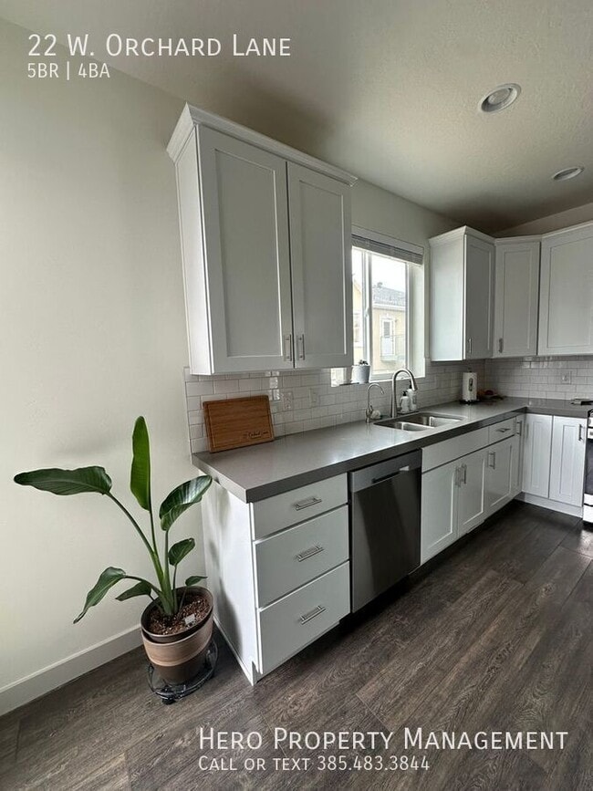 Building Photo - 22 W Orch Ln