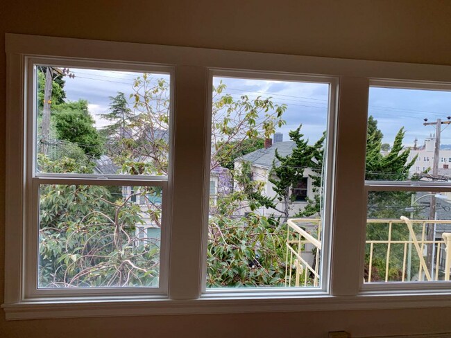 Building Photo - 1732 6th Ave