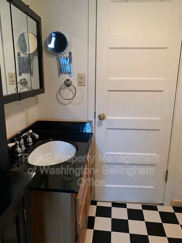 Building Photo - 520 S 3rd St