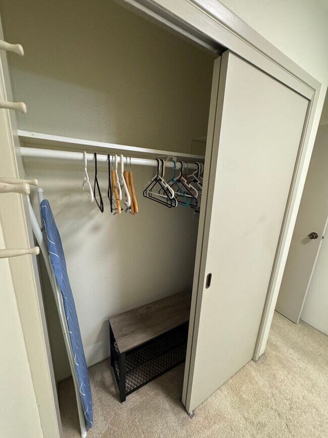 Building Photo - Available Now! Furnished Downtown 1 Bed/ 1 Bath Condo with A/C & Pool at Kukui Plaza