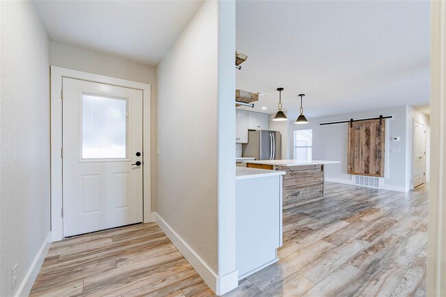 Building Photo - 620 Galston