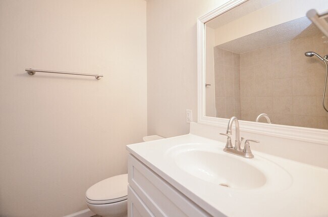 Building Photo - 8607 Bart Ln