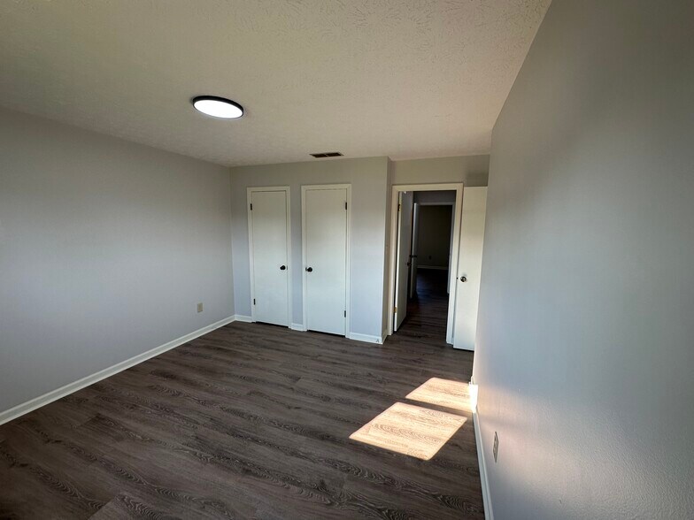 Building Photo - 1227 Hacienda Dr