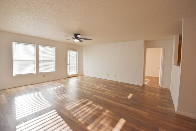 Building Photo - 551 Runnymede Ct