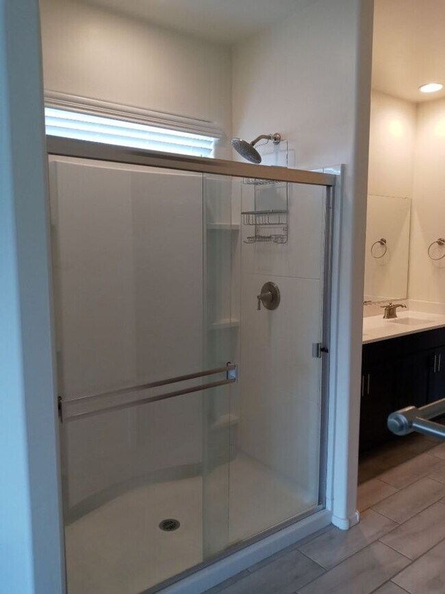 Building Photo - Modern Comfort in the Heart of Vail