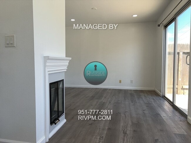 Building Photo - STUNNING POOL HOME IN MORENO VALLEY!! SOLAR INCLUDED!!