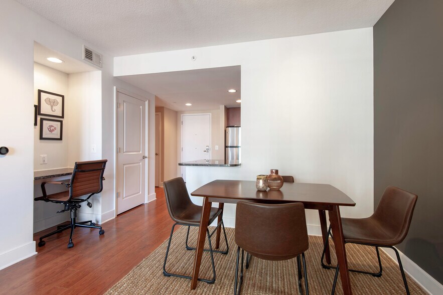 Building Photo - 415 L St NW