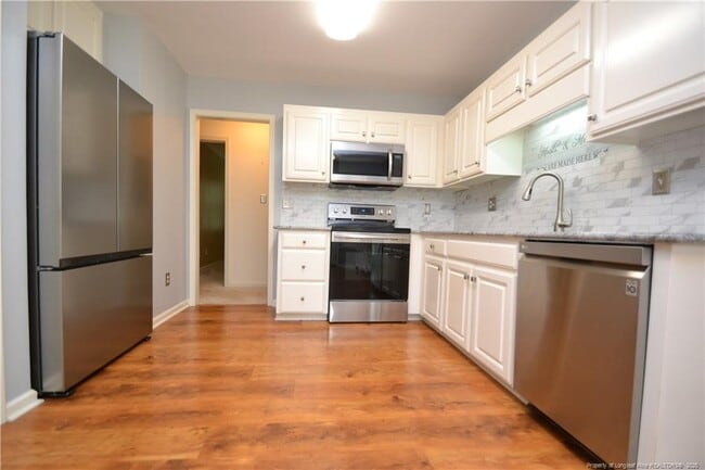 Building Photo - 5909 Royal Coach Ct