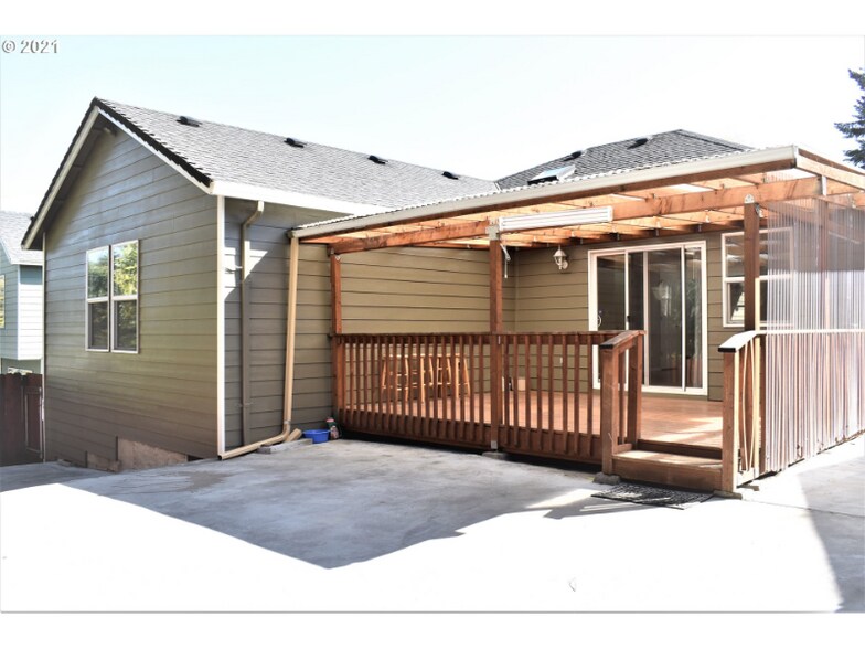 Building Photo - 5511 SE 130th Ave