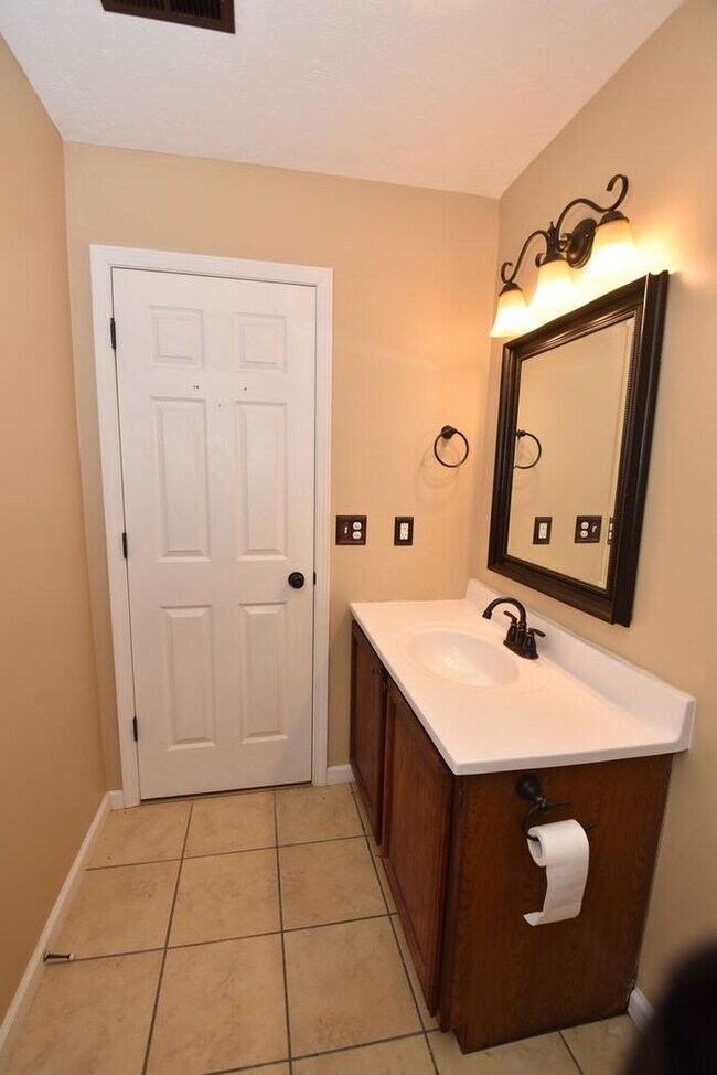 Building Photo - Cross Creek 4 bedroom home