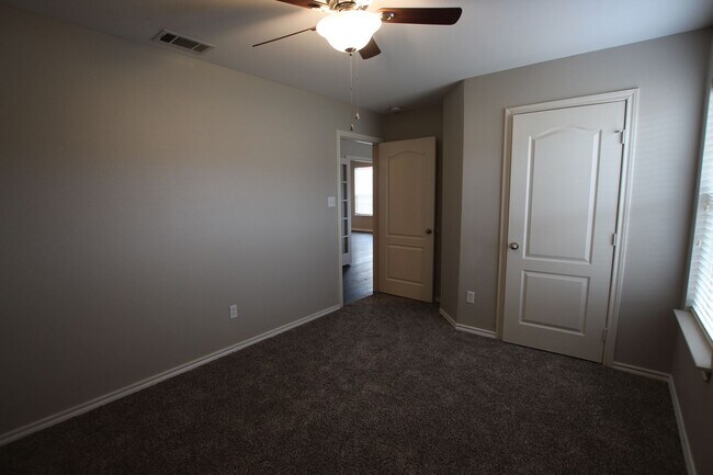 Building Photo - Lease Takeover Opportunity! Stunning 3 bed...