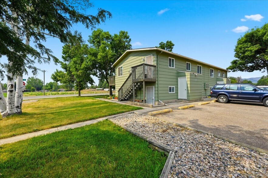 Exterior with Parking Spot - 701 Aztec Dr