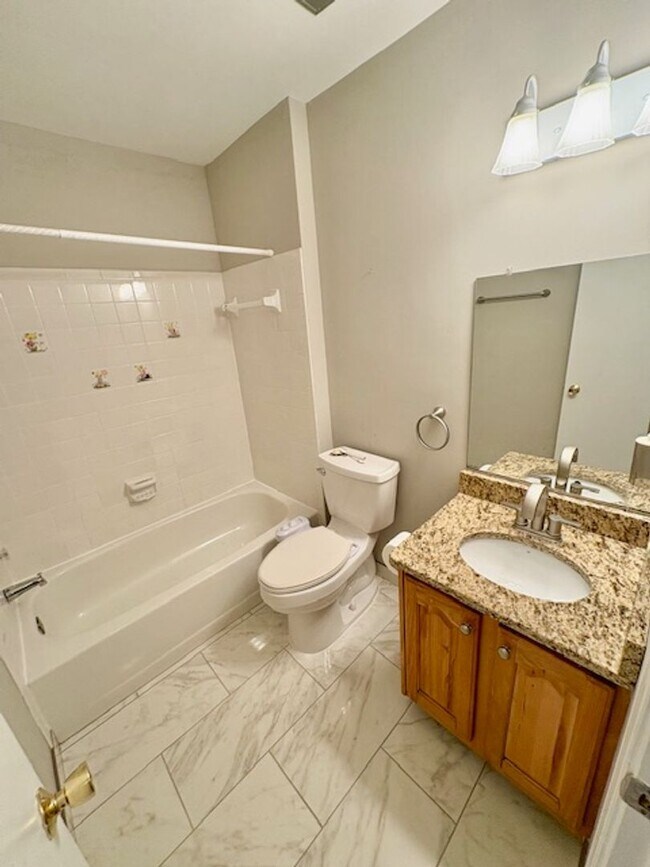 Building Photo - 13822 Grey Colt Dr