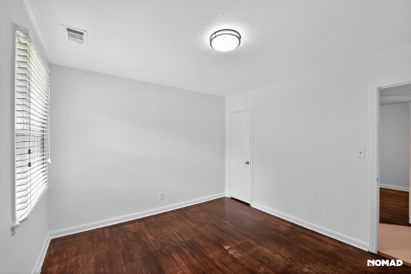 Building Photo - 1986 Cogar Dr