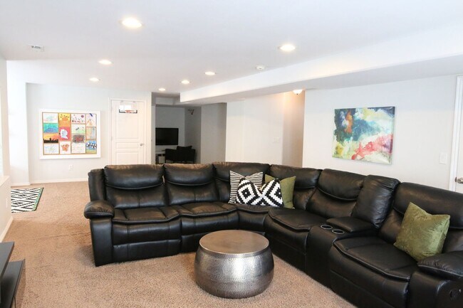 Building Photo - Lovely Home For Rent In Lehi, UT