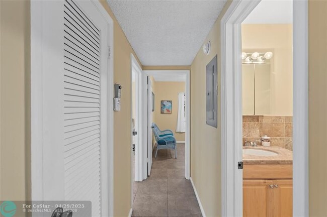 Building Photo - 2180 NE 67th St