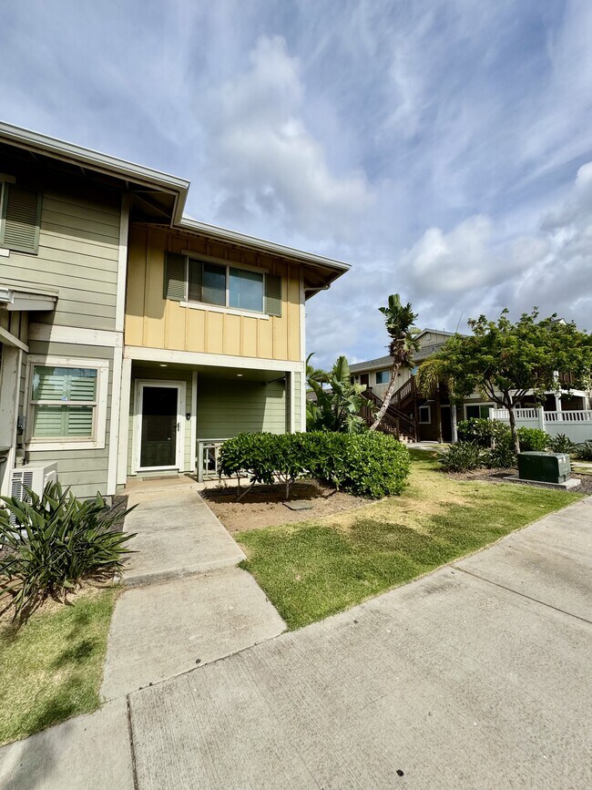 Building Photo - 801 Kakala St