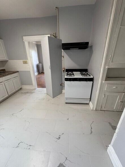 Primary Photo - 21 Vail St