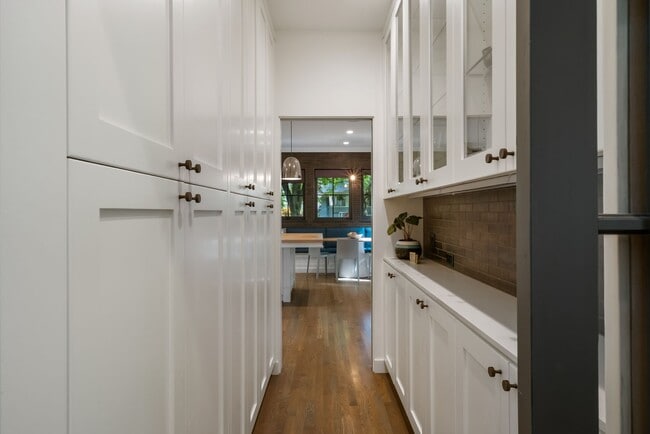 Building Photo - 2835 NE 40th Ave