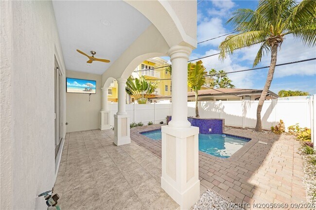 Building Photo - 4339 Bougainvilla Dr
