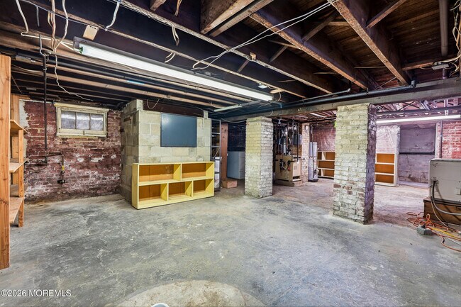 Building Photo - 638 Overton Pl