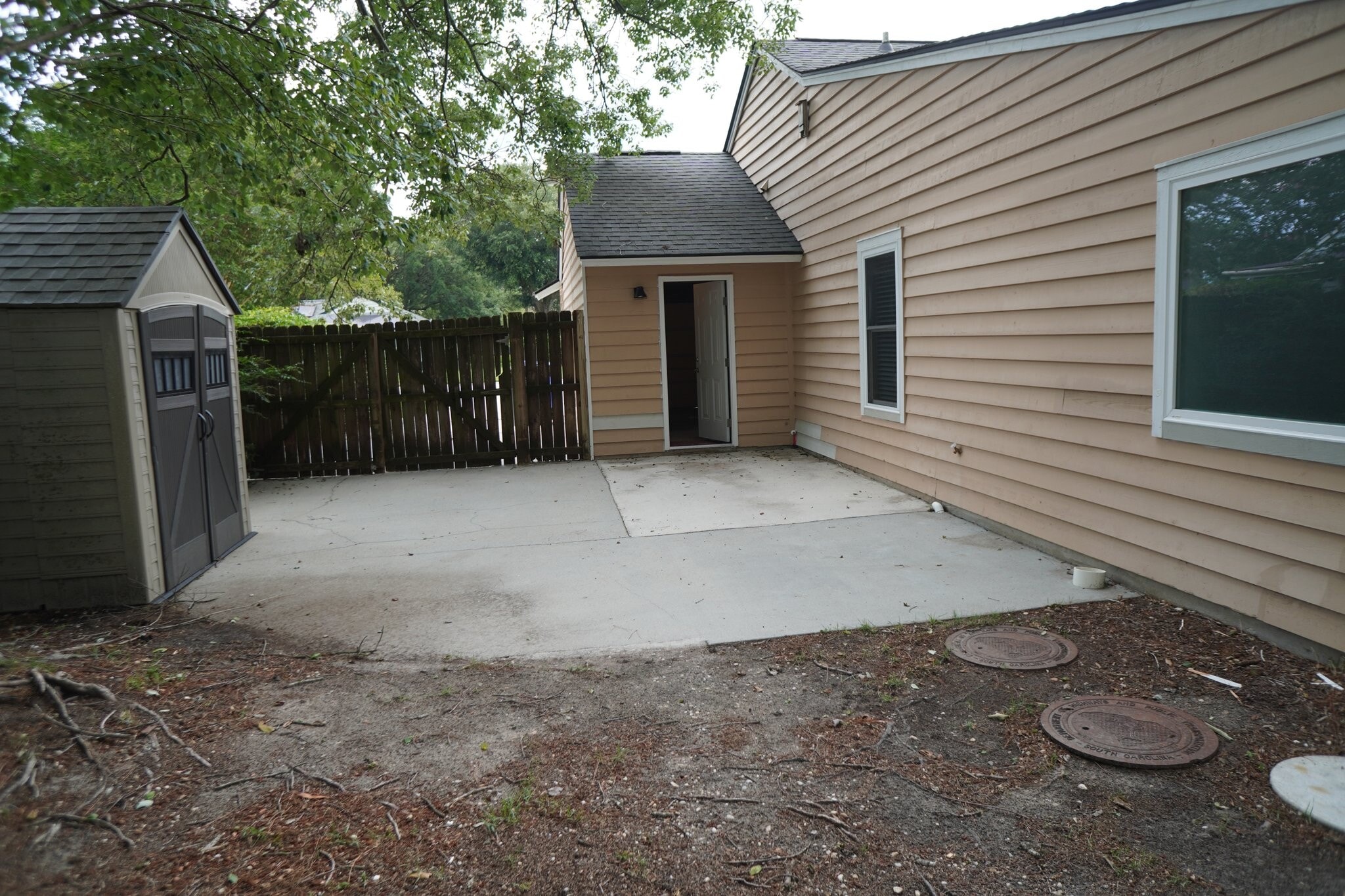 Building Photo - 1133 Oakcrest Dr