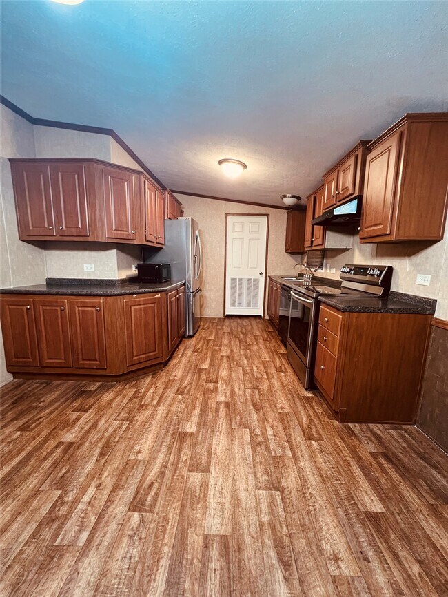 Building Photo - 16381 Hunters Green Dr