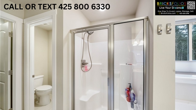 Building Photo - Modern 4 Bed + Chef's Kitchen + Covered Patio in Puyallup!