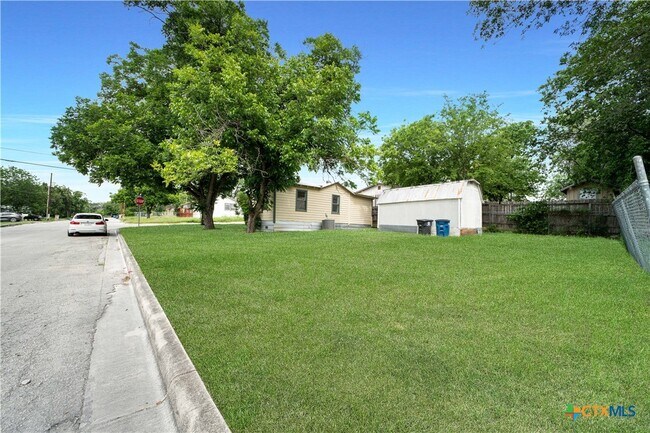Building Photo - 414 Orange Ave
