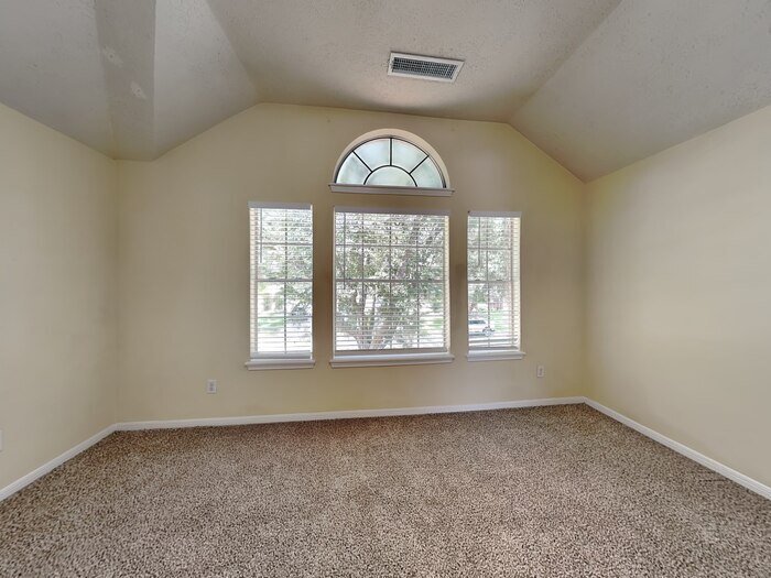 Building Photo - 104 Cloudbridge Dr