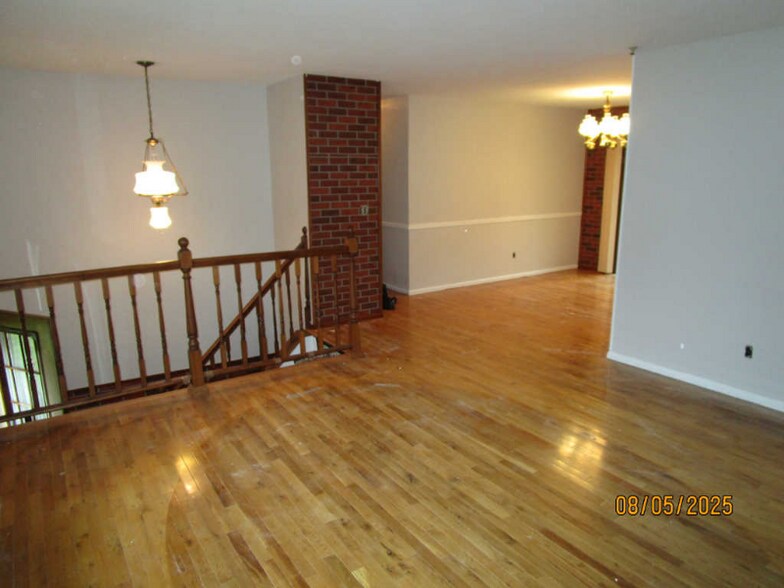 Building Photo - 36 Andover