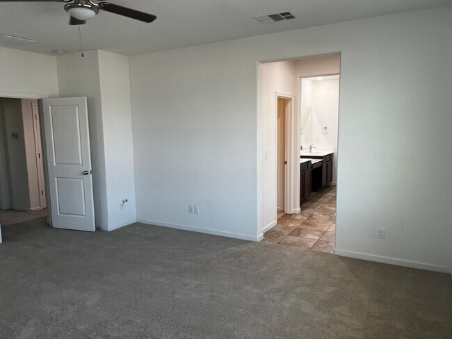 Building Photo - Excellent Witney Ranch 4 Bedroom, 3 Bathroom Home in Whitney Ranch for Rent.