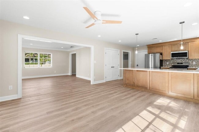 Building Photo - 11 Brightwaters Cir NE