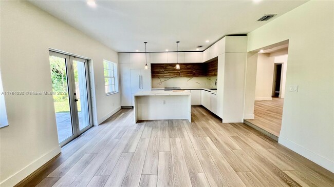 Building Photo - 5785 SW 54th Terrace