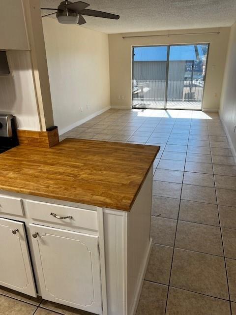 Building Photo - 207 Riverbend Dr