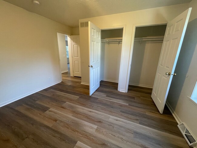 Building Photo - Recently Renovated 4-Bedroom, 2-Bathroom D...