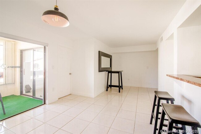 Building Photo - 9030 SW 125th Ave