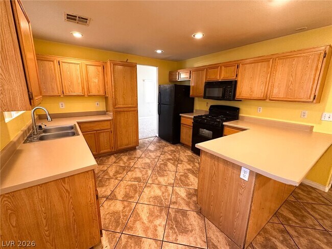 Building Photo - 3518 Fishers Landing Ave