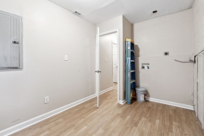 Building Photo - 5786 Deerfield Trail
