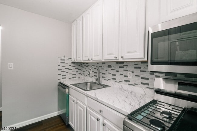 Building Photo - 2467 NJ-10