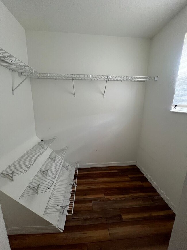Building Photo - 3005 Ashford Park Pl