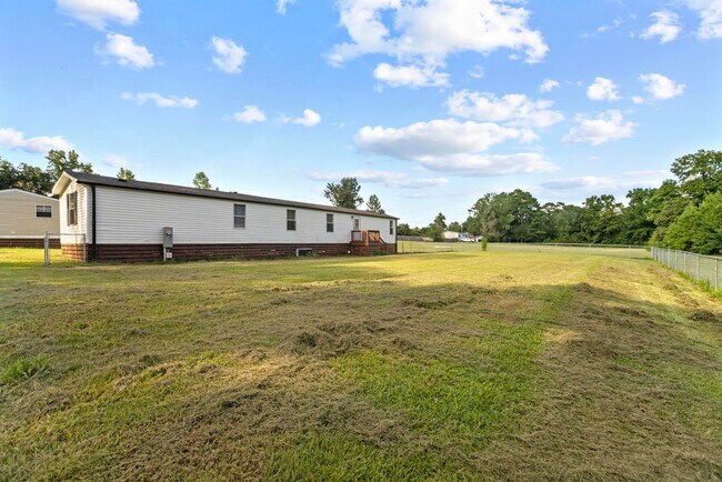 Building Photo - 185 Justice Rd