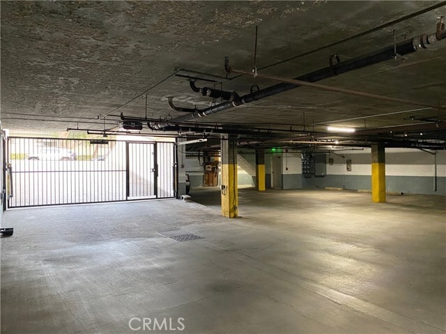 Building Photo - 987 E Del Mar Blvd