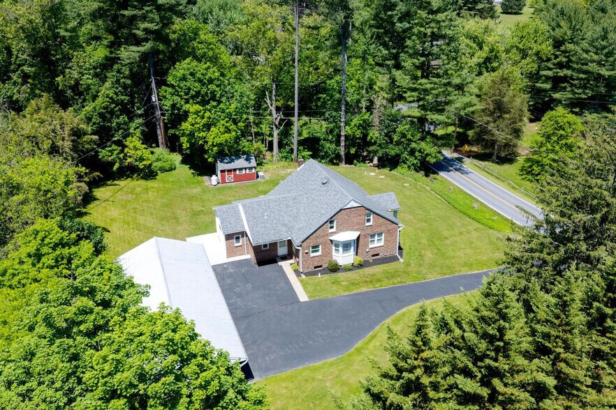 Building Photo - 1104 Alleghenyville Rd