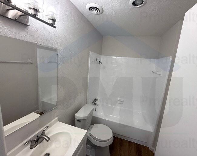 Building Photo - AVAILABLE NOW!!! 3-Bed 2-Bath with 2-car Garage