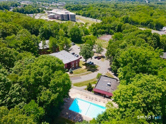 Building Photo - 95 Woodsedge Dr