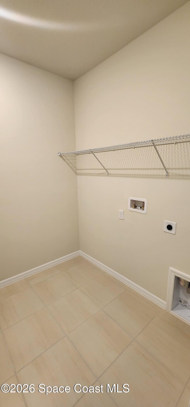 Building Photo - 2532 Painted Sky Ave